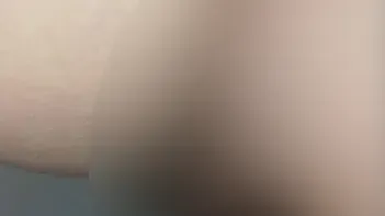 Muschi beim Pinkeln